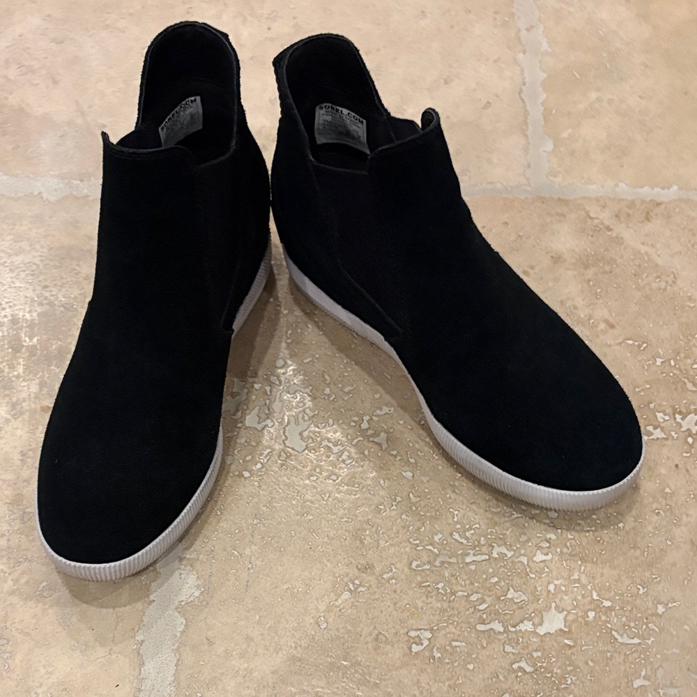 Sorel Women's Black Suede Out N About Sneakers